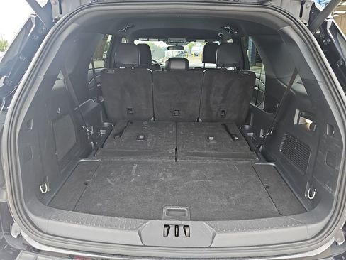 Used 2025 Ford Explorer ST-Line w/ ST-Line Street Pack image 13