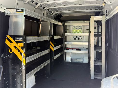 Used 2023 RAM ProMaster 2500 w/ Safety Group FWD image 3