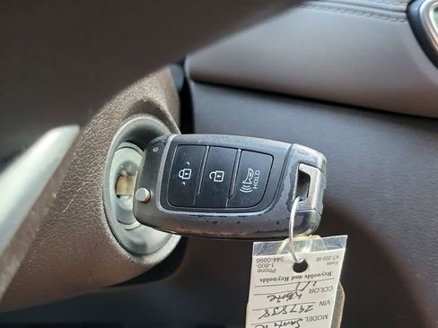 Used 2020 Hyundai Santa Fe SE FWD image 25