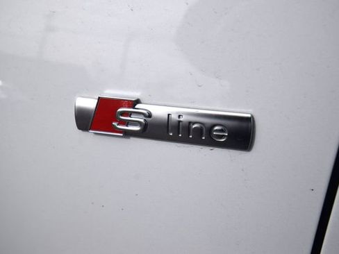 Used 2021 Audi Q3 2.0T Premium w/ Convenience Package image 4