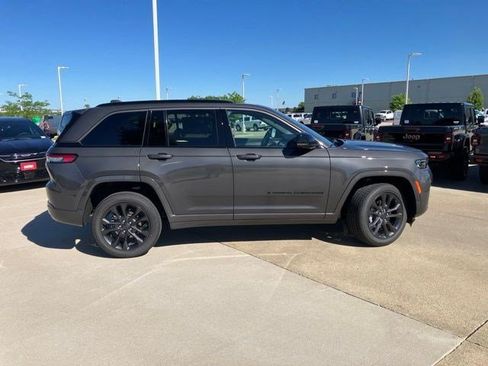 New 2026 Jeep Grand Cherokee Limited AWD/4WD image 5