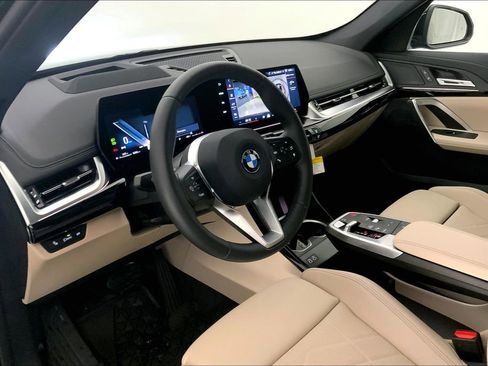 New 2025 BMW X1 xDrive28i w/ Technology Package image 4