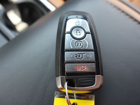 Used 2024 Ford Expedition Platinum AWD/4WD image 39