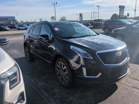 Used 2020 Cadillac XT5 Premium Luxury AWD/4WD image 4