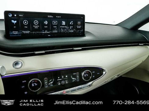 Used 2025 Genesis Electrified GV70 AWD/4WD image 12
