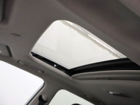 Used 2026 Hyundai Venue SEL FWD image 19