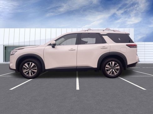 Used 2023 Nissan Pathfinder SL image 5