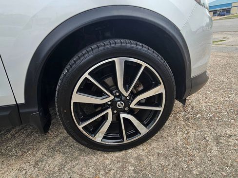 Used 2018 Nissan Rogue Sport SL FWD image 8