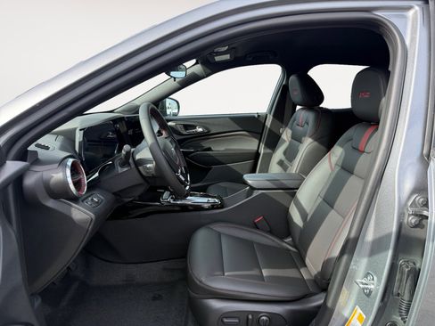 New 2026 Chevrolet Trax RS w/ Driver Confidence Package image 10