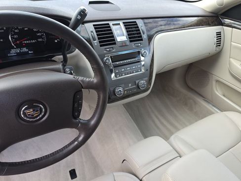 Used 2009 Cadillac DTS image 25