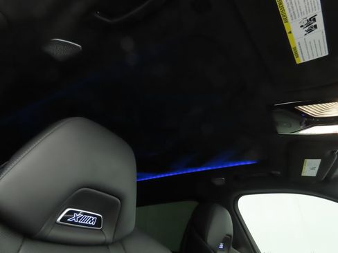 Certified 2025 BMW XM Base image 17