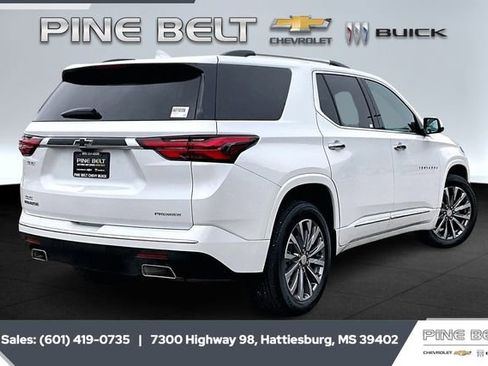 Used 2023 Chevrolet Traverse Premier image 11