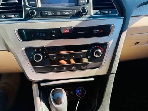 Used 2015 Hyundai Sonata SE w/ Option Group 09 image 22