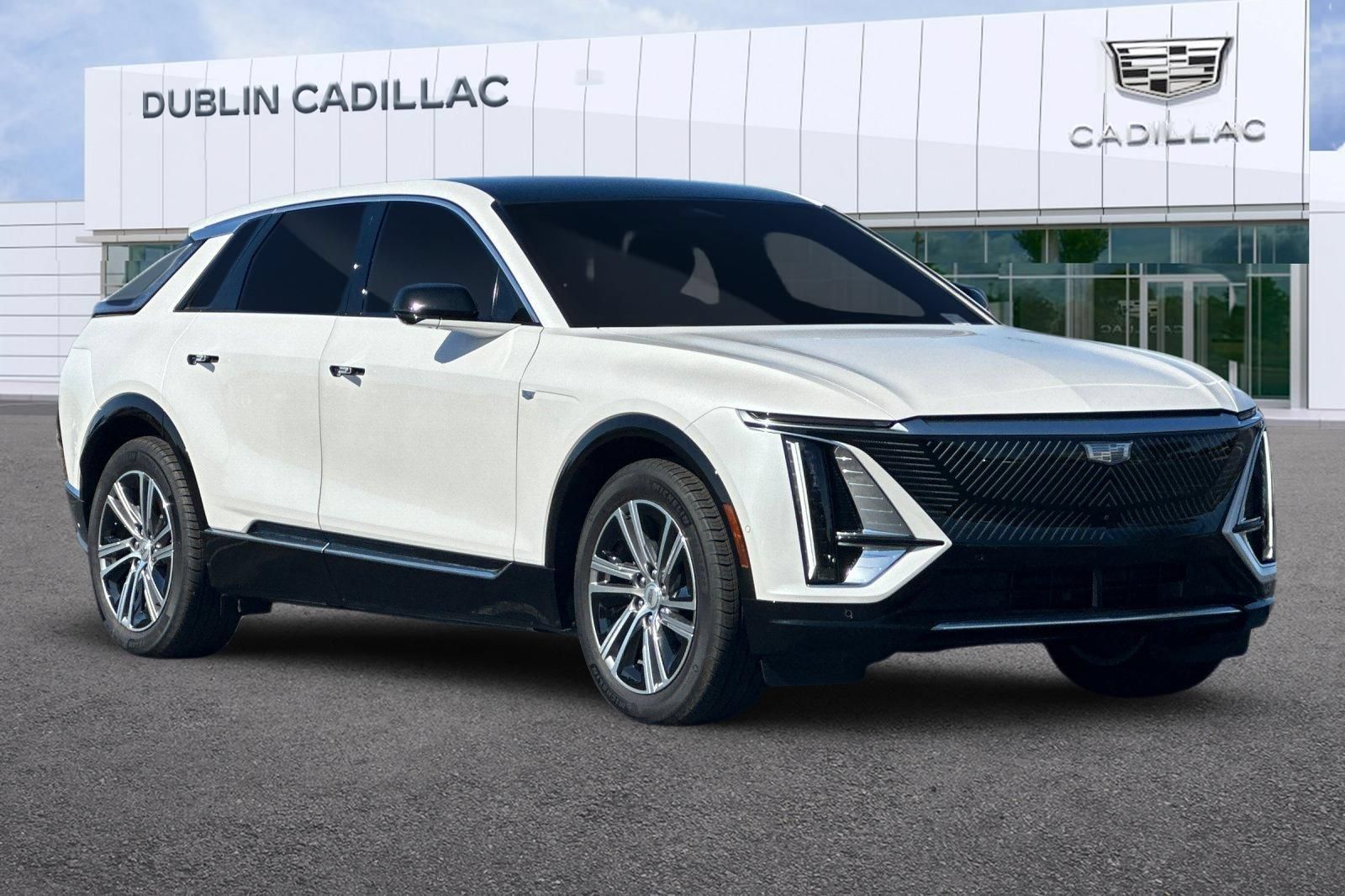Used 2025 Cadillac Lyriq Luxury AWD/4WD image 1