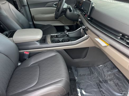 New 2026 Kia Carnival EX FWD image 14