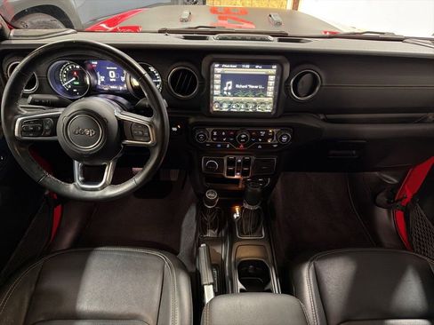 Used 2022 Jeep Wrangler Unlimited Sahara w/ Cold Weather Group image 27