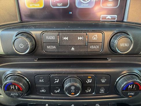 Used 2018 Chevrolet Silverado 1500 LT w/ Texas Edition image 39