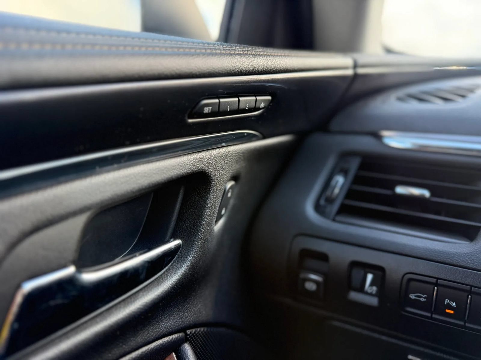 Used 2014 Chevrolet Impala LTZ FWD image 29