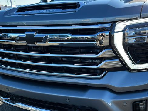 New 2026 Chevrolet Silverado 2500 High Country w/ High Country Premium Package AWD/4WD image 10