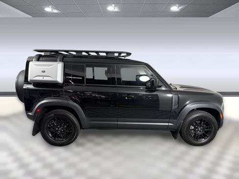 Used 2025 Land Rover Defender 110 S AWD/4WD image 8