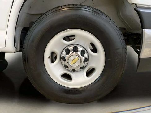 Used 2025 Chevrolet Express 3500 LT w/ LT Preferred Equipment Group RWD image 72
