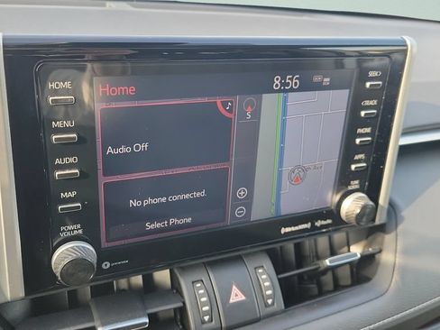 Used 2019 Toyota RAV4 Limited FWD image 19
