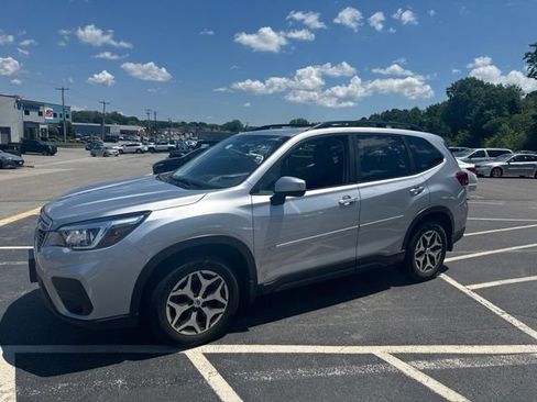 Used 2019 Subaru Forester Premium AWD/4WD image 2