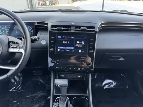 Used 2022 Hyundai Santa Cruz SEL Premium image 2