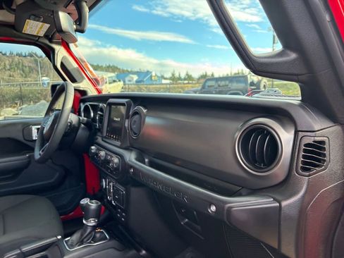 Used 2023 Jeep Wrangler Unlimited AWD/4WD image 27
