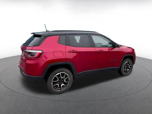 Used 2025 Jeep Compass Trailhawk AWD/4WD image 15