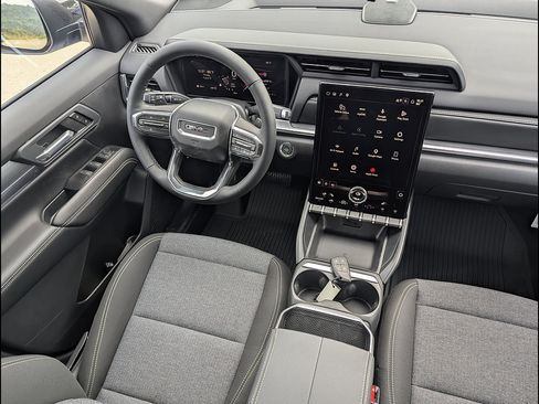 New 2027 GMC Terrain Elevation w/ LPO, Floor Liner Package AWD/4WD image 17