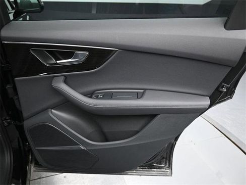 Used 2025 Audi Q7 2.0T Premium Plus w/ Premium Plus Package image 36