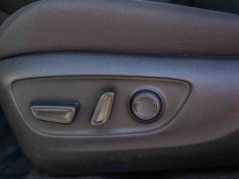 Used 2022 Toyota RAV4 XLE image 27