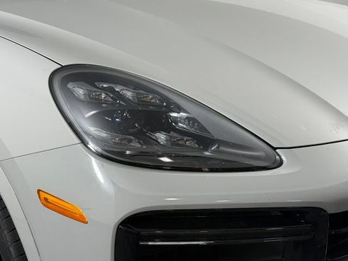 Used 2023 Porsche Cayenne Turbo AWD/4WD image 12