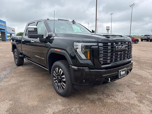 New 2026 GMC Sierra 2500 Denali Ultimate AWD/4WD image 8
