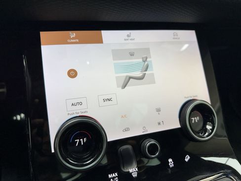 Used 2022 Land Rover Range Rover Evoque R-Dynamic S image 24