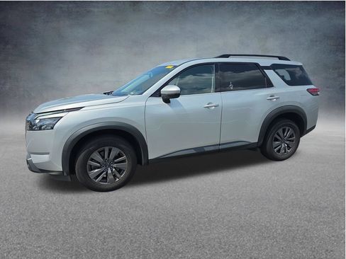 Used 2024 Nissan Pathfinder SV AWD/4WD image 13