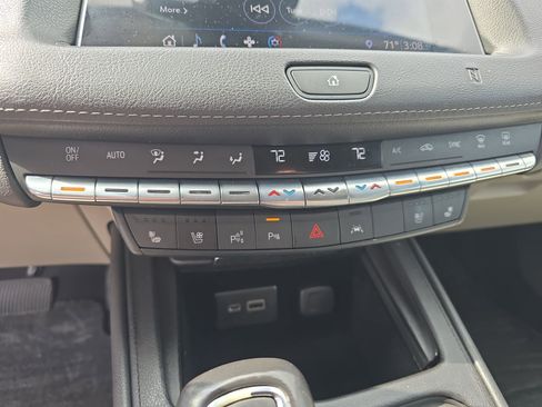 Used 2019 Cadillac XT4 Premium Luxury image 21