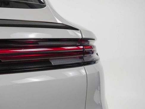 Certified 2025 Porsche Cayenne Coupe AWD/4WD image 12