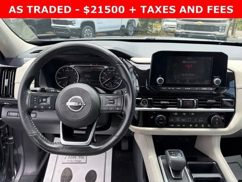 Used 2022 Nissan Pathfinder SV FWD image 18