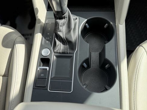 Used 2022 Volkswagen Atlas SE FWD image 19