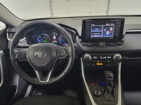 Used 2020 Toyota RAV4 XLE image 12