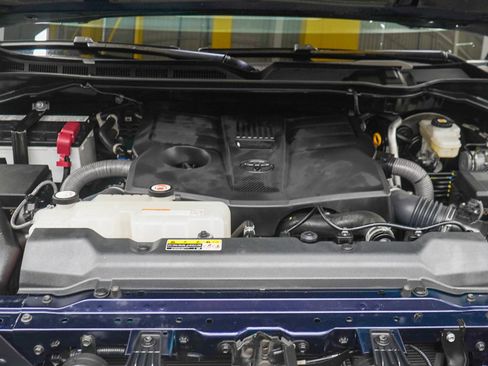 Used 2023 Toyota Tundra Platinum AWD/4WD image 35