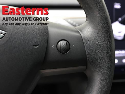 Used 2020 Tesla Model 3 Standard Range Plus image 16