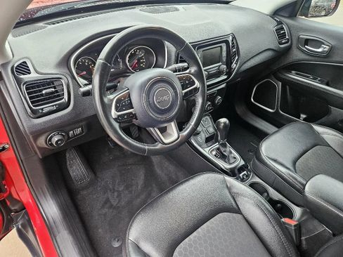 Used 2018 Jeep Compass Latitude AWD/4WD image 10