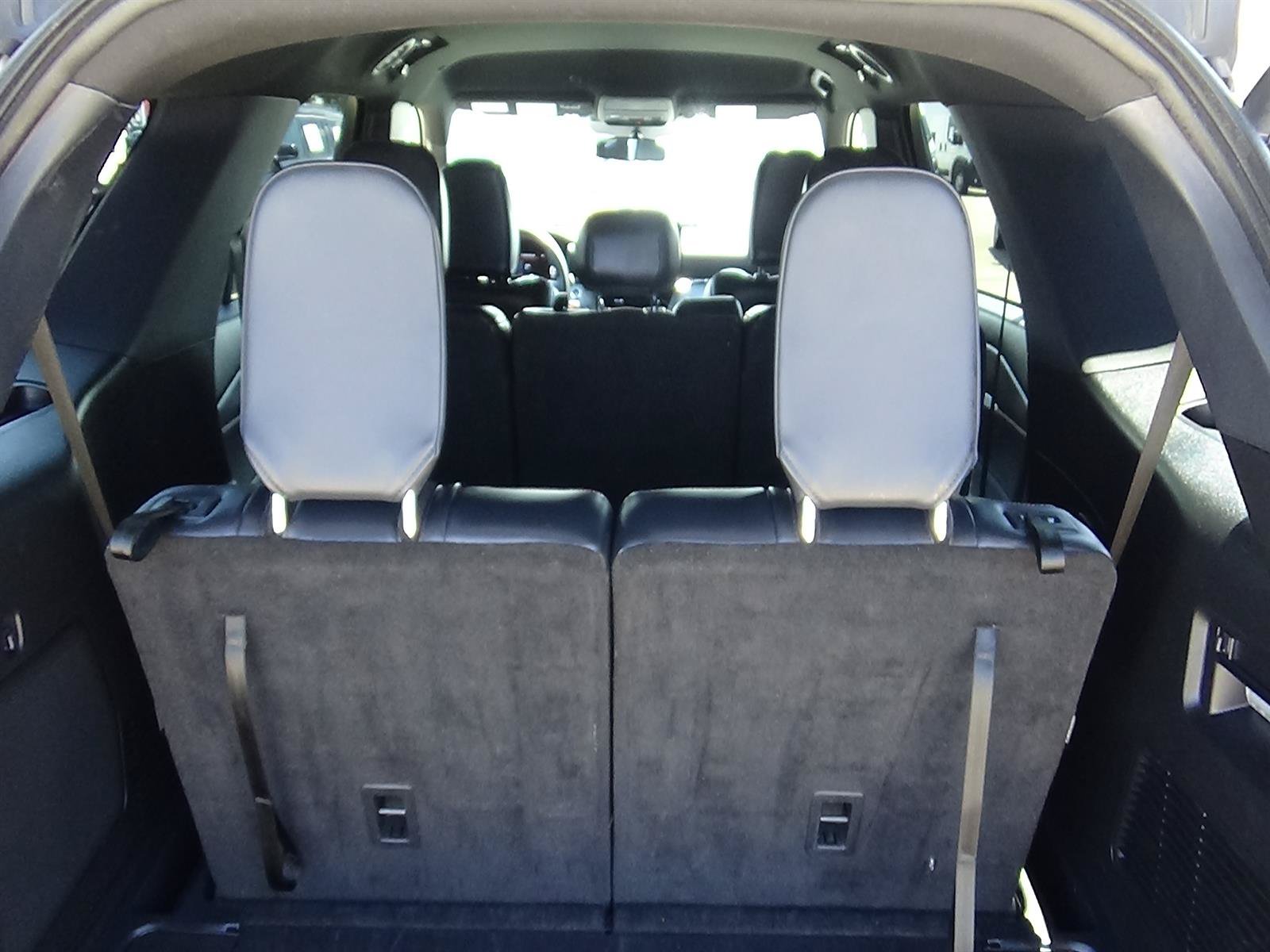 Used 2025 Ford Explorer ST-Line w/ ST-Line Street Pack AWD/4WD image 11