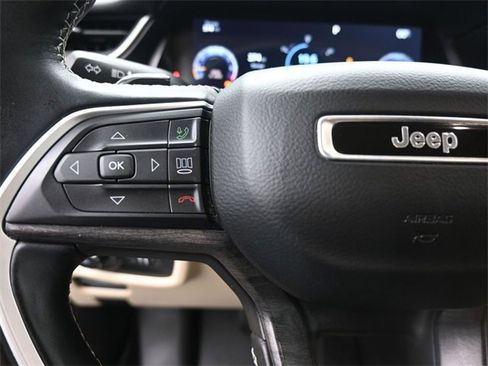 Used 2021 Jeep Grand Cherokee L Limited image 28