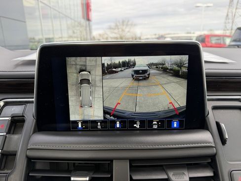 Used 2022 Chevrolet Suburban LT w/ LT Signature Package image 23