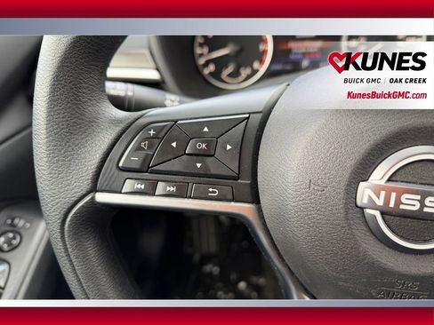 Used 2024 Nissan Altima 2.5 SV image 12