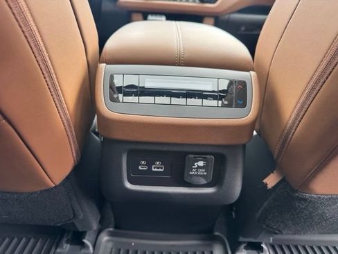 Used 2025 Nissan Pathfinder Platinum FWD image 18